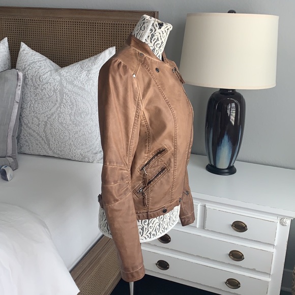 ⭐️Blu Pepper Faux Leather Jacket⭐️ - Picture 5 of 14